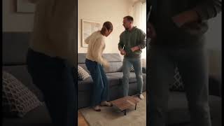 Диван МЯУКАЕТ изнутри... Котёнок В ПРУЖИНАХ... Сжало 😱🛋️💔