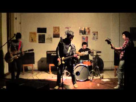 LOS CHILDRENS / GETTIN´HIGH & JESUS COMES en Vivo Centro Sub Cultural Kokimbo.