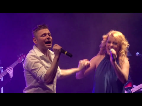 IVETA BARTOŠOVÁ & JAREK ŠIMEK - S TEBOU SE NELOUČÍM (text - oficiální hudební video)