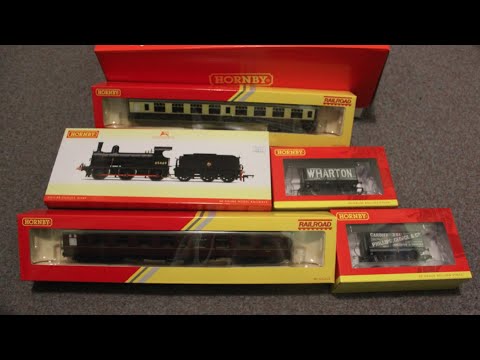 A Look at Hornby R30078 Family Fun Project, Christmas Hamper 2 - Add On Pack #HORNBY