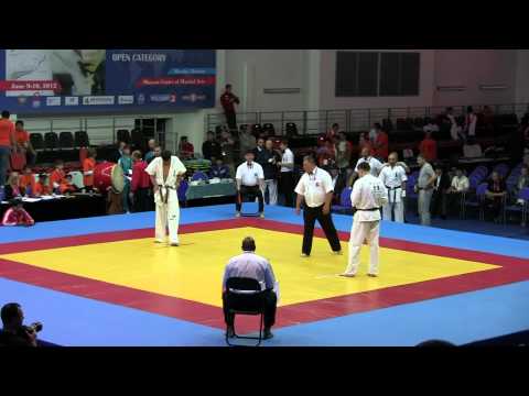 AgamaLiyev Mubariz -- DaLidovich Oleg 09.06.12 Чемпионат Европы KWU www.kyokushin.su