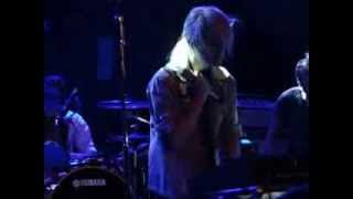 Metric &quot;Patriarch on a Vespa / Handshakes&quot; live