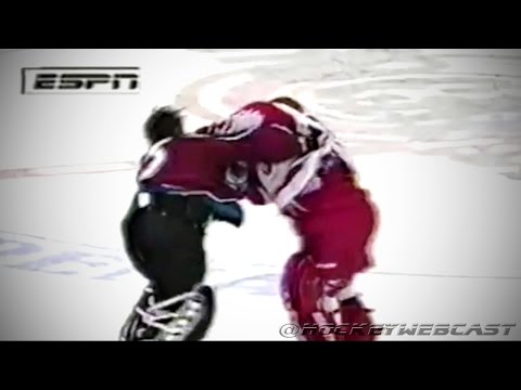 Colorado Avalanche vs Detroit Red Wings Brawl - Roy vs Osgood - April 1, 1998 (NHL Classic)