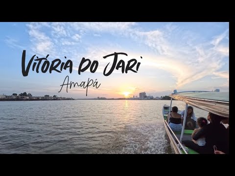 Passeio de voadeira no Rio Jari, entre Vitória do Jari-AP e Vila Munguba-PA.