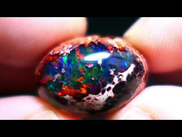 اوبال حجري مكسيكي طبيعي (غير معالج) 18.65 قيراط