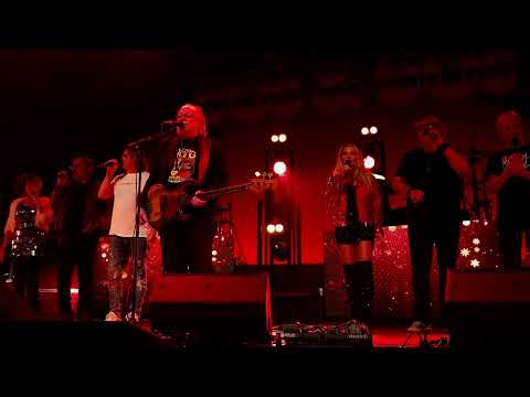 Greatest 80's Julshow Lasse Lindbom Band - Tänd ett ljus (Malmö Live 2023-12-02)