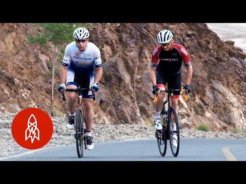 ドバイの秘密を自転車で巡る (Cycle Through Dubai's Best Kept Secrets)