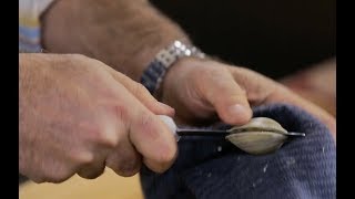 Andrew Zimmern Cooks: How To Shuck Clams