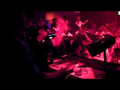 מומי לוי - זוז מצד לצד (Promo (Ido B & Zooki Remix