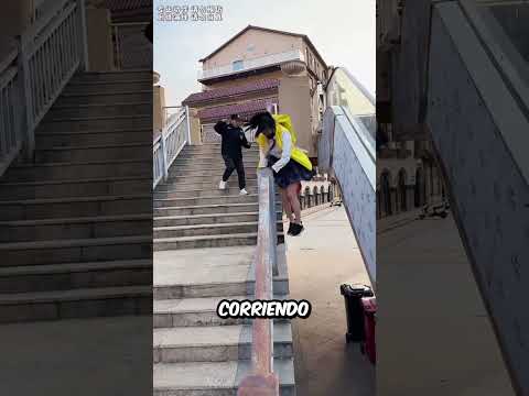 Esta CHICA intentaba ESCAPAR usando sus INCREIBLE HABILIDADES para saltar y TREPAR