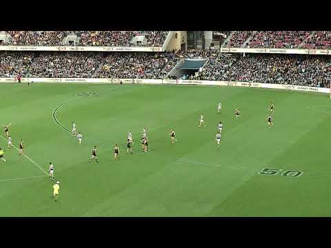 Glenelg's Luke Partington kicks truly - 2019 Statewide Super League Grand Final