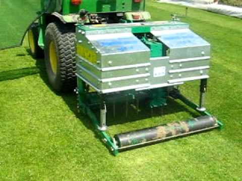Vertidrain Aeroking Selvatici - Su piccolo John Deere 26 HP su campo allenamento Parma calcio