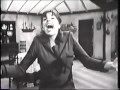 LIZA MINNELLI in rare perk singing "Ding-a-ling, I Feel SO ChRiStMaS-eY!"