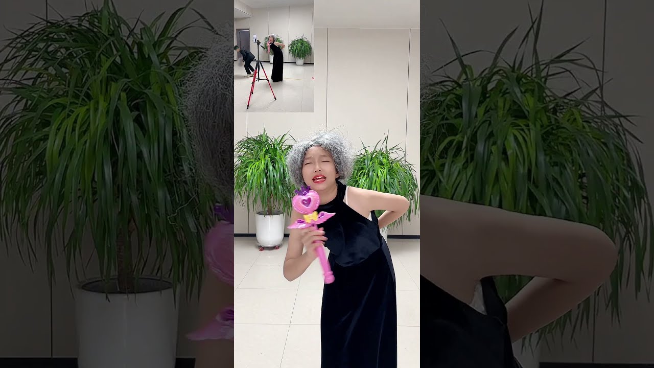 小天使和小丑太会演了！#小丑#天使#家庭#搞笑