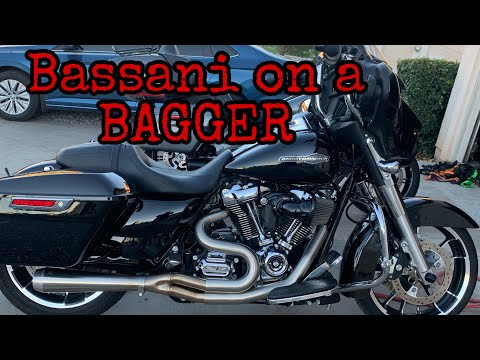 Installing a Bassani 2-1 exhaust on a Harley Davidson bagger