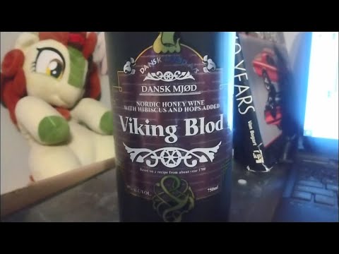 Herbie Hopps drinks Skyrim Mead (Dansk Mjod Viking Blod) (Based on a 1520 recipe)