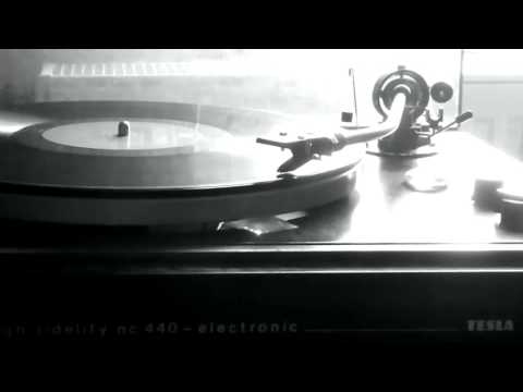 Karel Kryl - Bratříčku, zavírej vrátka