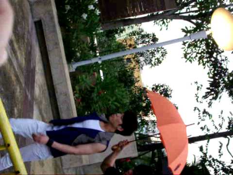 [10/07/10] 2AM entering their showcase in Singapore