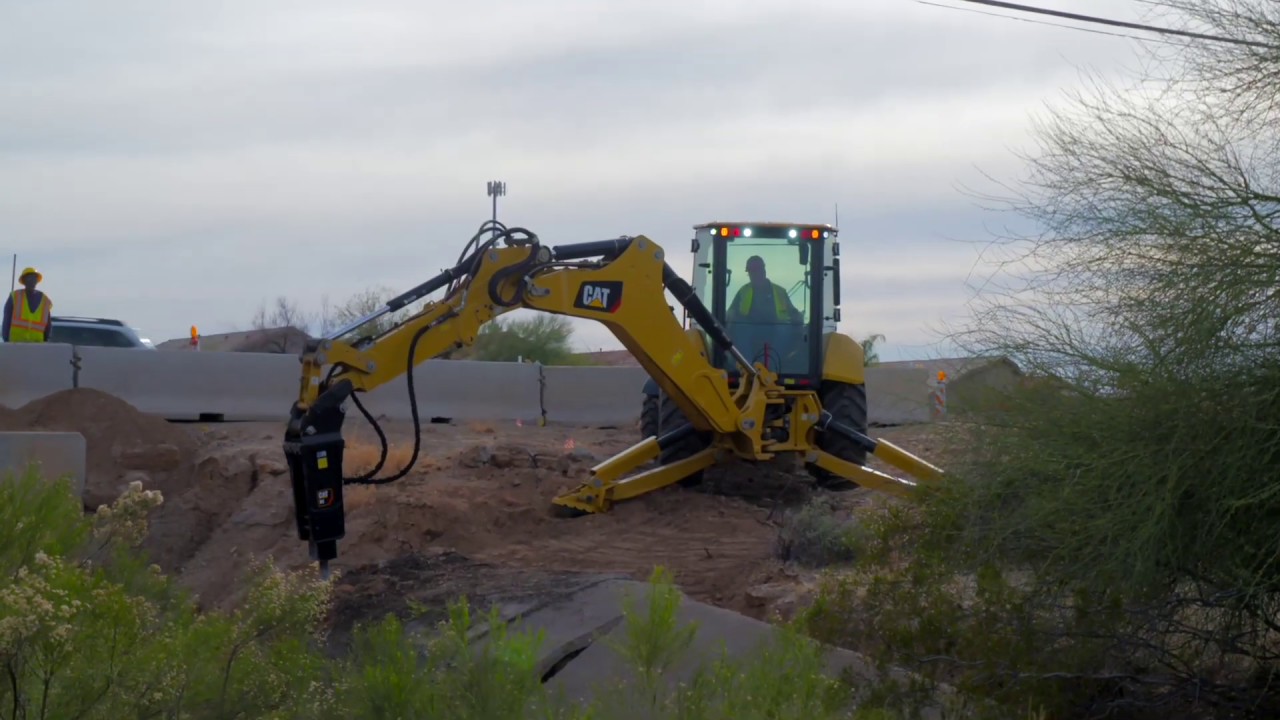 Cat® B8 Hammer and 440 at Work