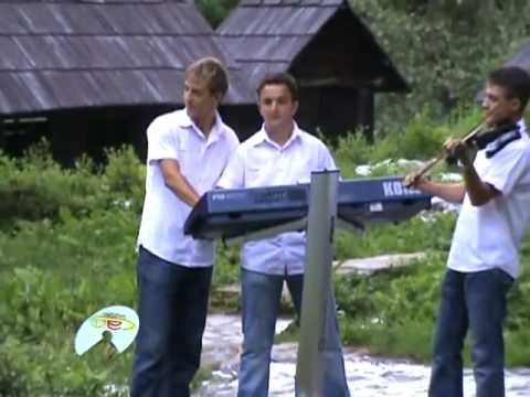Raspjevane meraklije - Docekat ces majko - (Official video 2008)