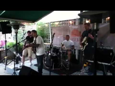 Summer Days - The Secondhand Sonnets ft. Lee Vann at The Ri