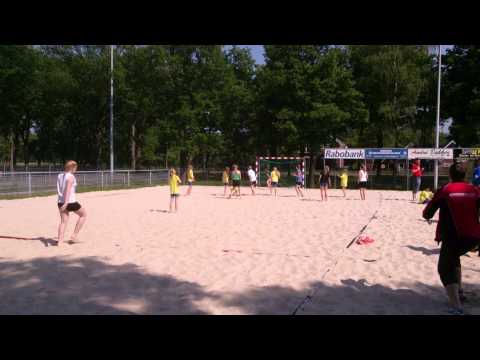 Borhave 5 op beachhandbaltoernooi