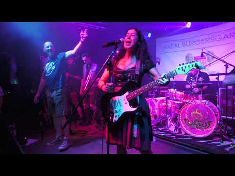 The Heimatdamisch - AC/DC Thunderstruck im Areal Burgersgarten Schwabach am 12.08.2023