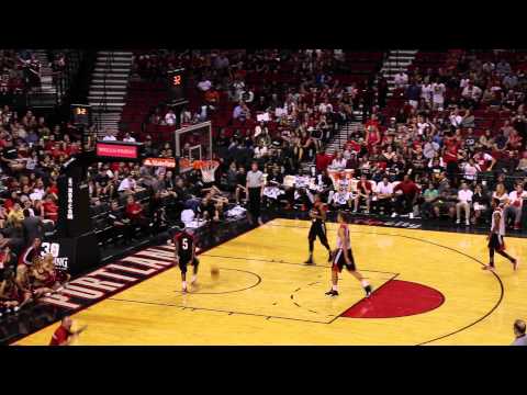 Will Barton closes Fan Fest with a big dunk