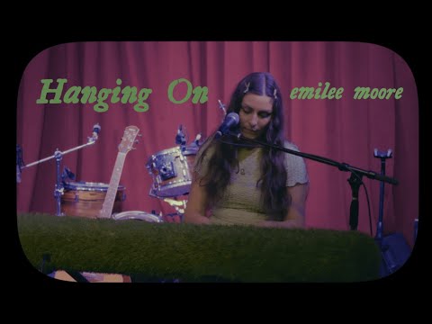 Emilee Moore - Hanging On (Live)