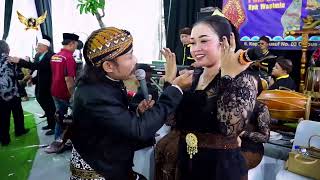 Download lagu FULL SRAGENAN gayeng!!1 Cs.SEMAR MULYO GUBUK ASMORO NGRENTENGI WEDOAN TLINGSINGAN mp3