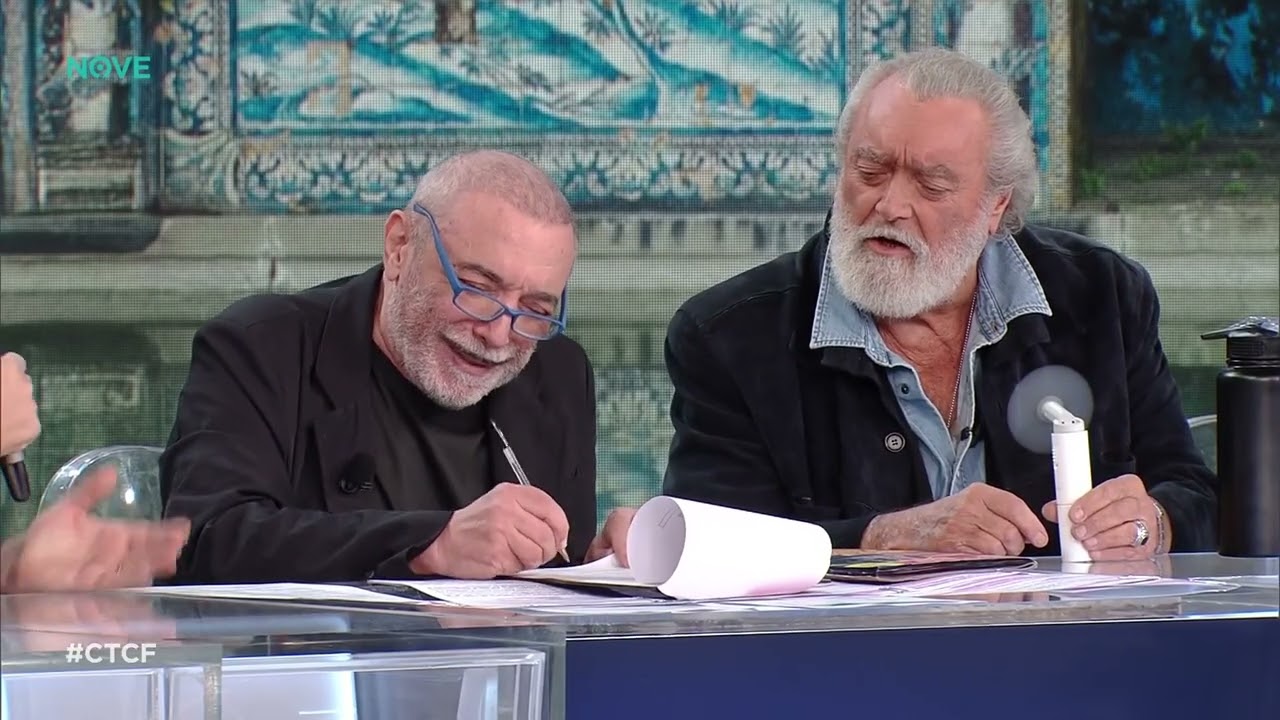Nino Frassica: "Presentiamo l'ospite d'onore di stasera, Ditonellapiada!"