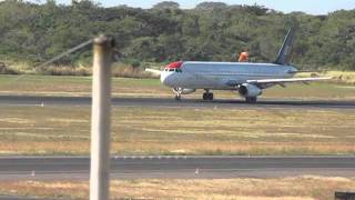 preview picture of video 'Despegue TACA LACSA 417 desde El Salvador, hacia Int'l Juan Santamaría Costa Rica, (MROC/SJO)'