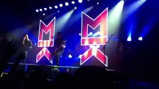 Lonely Hours//Mallory Knox