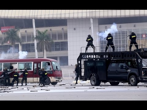 Diễn tập chống...khủng bố bảo vệ Đại hội Đảng 12