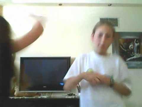 Shakira - Hips Don't Lie ft. Wyclef Jean