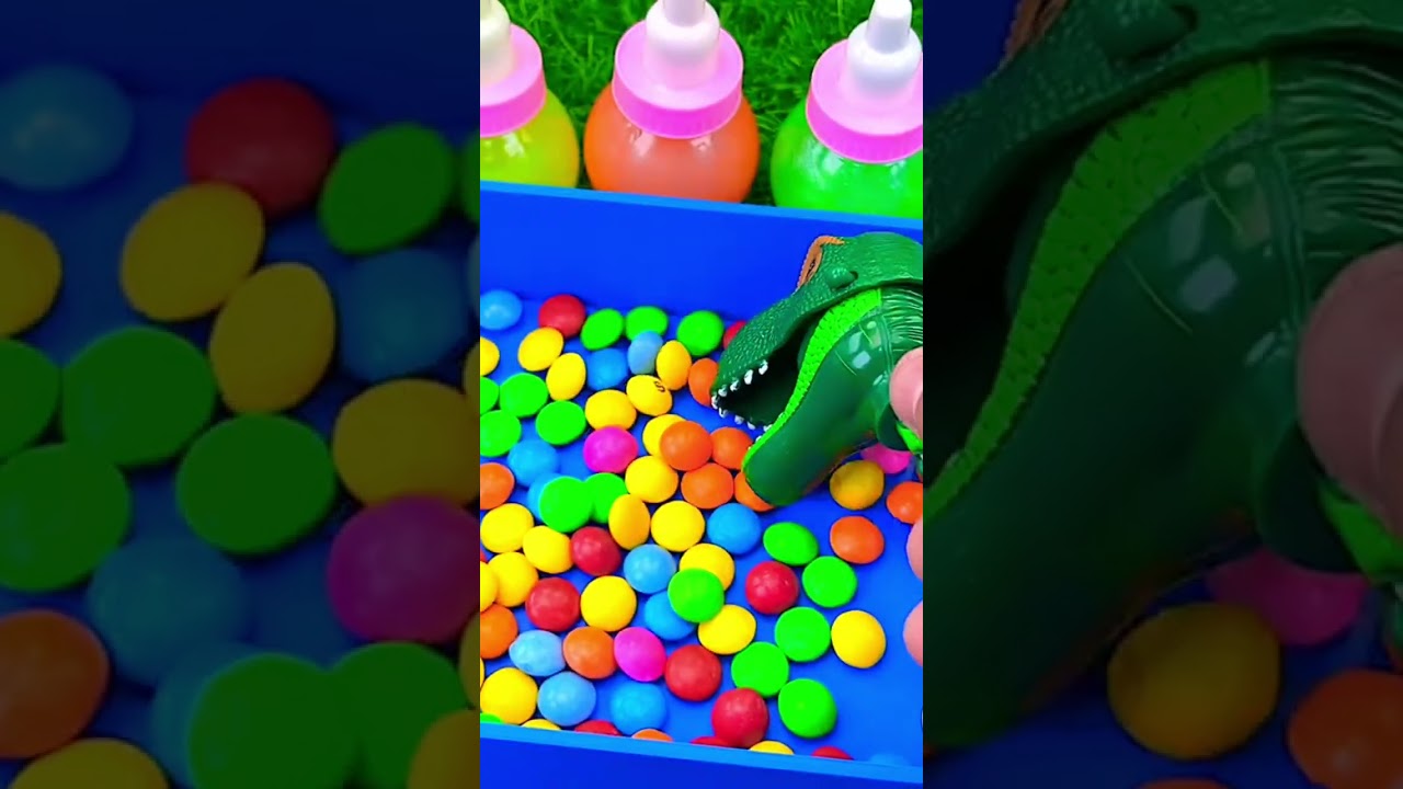 Satisfying Video | Guess Right Candy Eating with Dinosaur T-Rex and Skittles & M&M’s ASMR