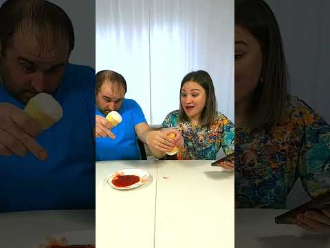OH NO Ice cream in ketchup! 😂🤣