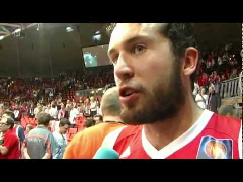 Trotz Tätlichkeit: "Holston soll spielen!"