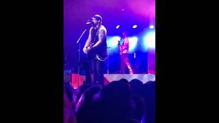 Brantley Gilbert-04.15.16-Knoxville, Tennessee-Hell Of An Amen