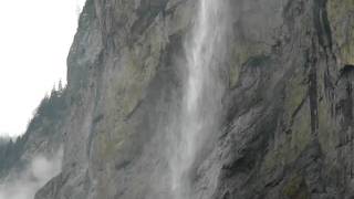 preview picture of video 'Cascata di Staubbach, Lauterbrunnen'