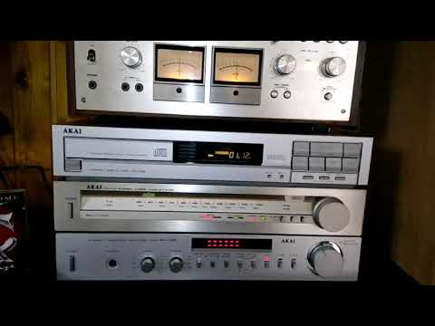 2 komponenty s 80 let AKAI  do sbírky, zesík AM-U22+ CD A-30