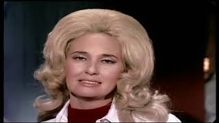 Tammy Wynette sings WOMAN TO WOMAN on Hee Haw (1974)