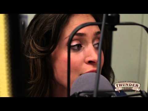 Kelleigh Bannen performs "Famous" Live at Thunder 106