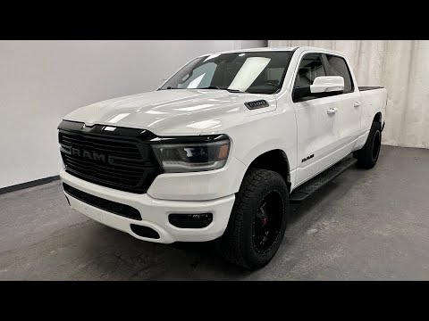 2022 Ram 1500 Sport 4x4 Crew Cab 6'4" Box in White for sale at Davis GMC Buick Lethbridge in Lethbridge, AB