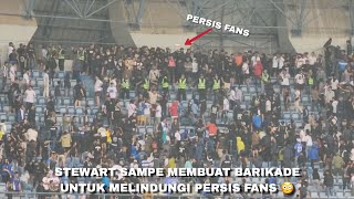 Download lagu Persis fans dikerubungi BOBOTOH!! Stewart membuat barikade!! Full psywar dengan suporter away mp3