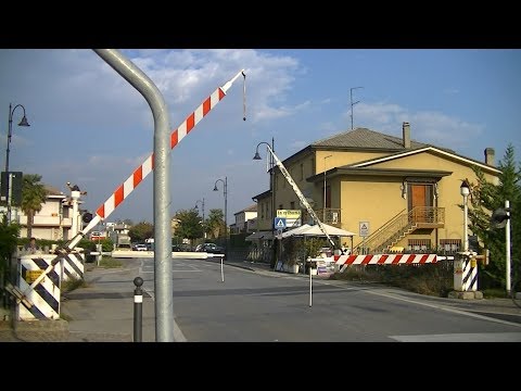 Spoorwegovergang Trevignano-Signoressa (I) // Railroad crossing // Passaggio a livello
