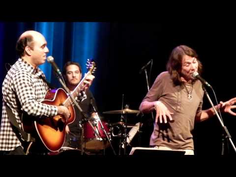 Meio Almodovar - Juca Novaes e Lenine