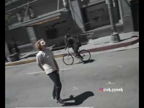 Singing Stay in all languages 🇨🇳🇮🇳🇺🇲🇵🇰🇰🇼🇯🇵