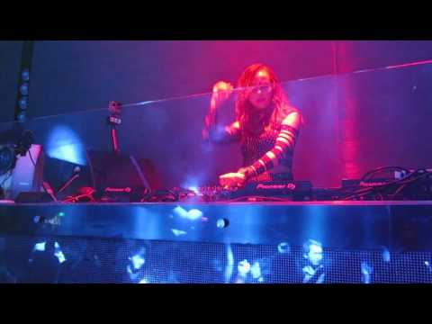 Gloria Ansell Modo Ultra Club