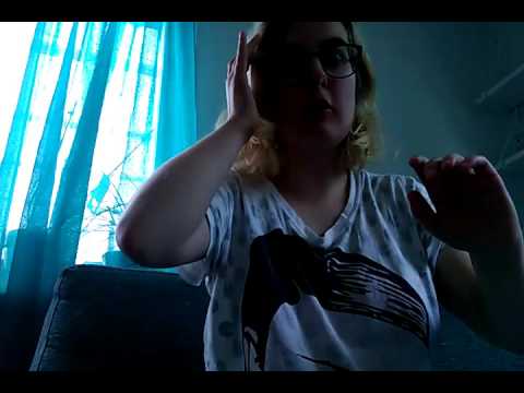 Intro musik emilia pratar om sig själv och sina idoler som hon tycker om så vi syns om några dagar